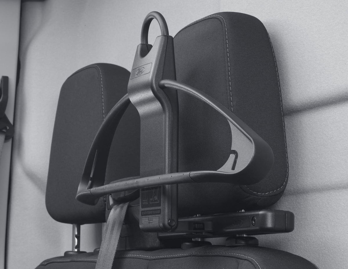 COAT HANGER WITH DOCKING UNIT,MATT BLACK
