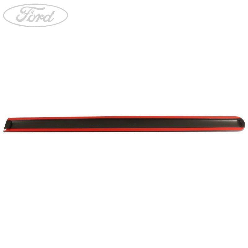 FRONT BODY PANEL MOULDING
