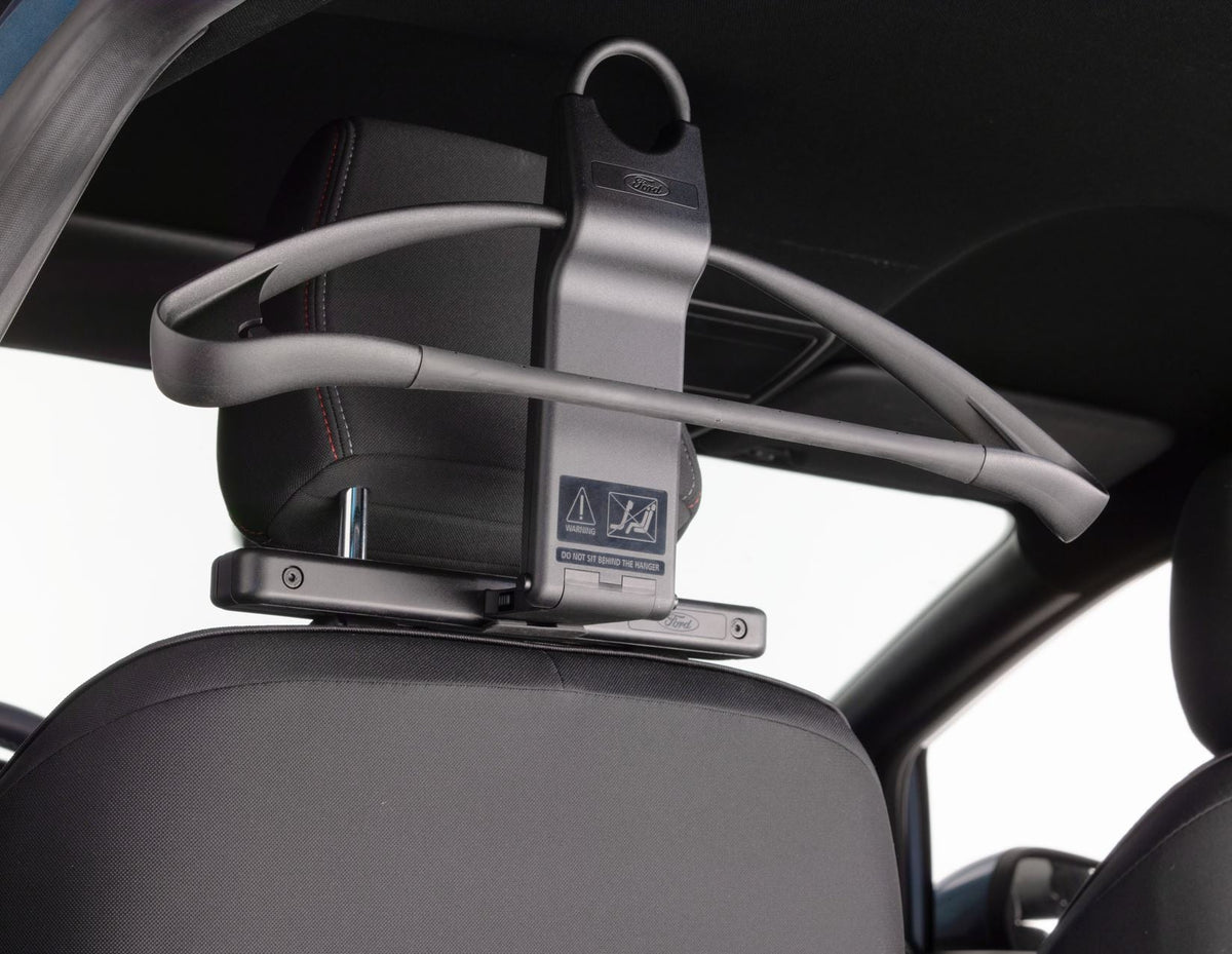 COAT HANGER WITH DOCKING UNIT,MATT BLACK