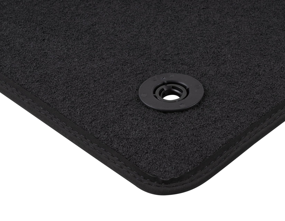 FOCUS FRONT VELOUR CARPET FLOOR MAT CONTOURED BLACK WITH RED STITCHING MANUAL EXCEPT ST 2020-2025