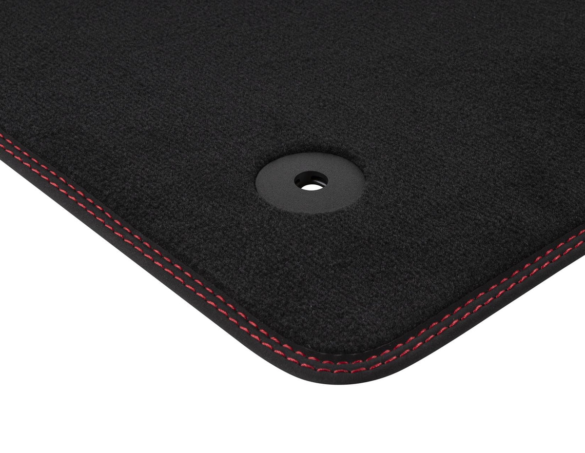 FOCUS FRONT VELOUR CARPET FLOOR MAT CONTOURED BLACK WITH RED STITCHING MANUAL EXCEPT ST 2020-2025