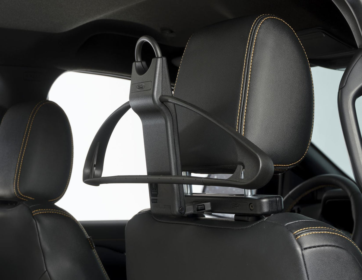 COAT HANGER WITH DOCKING UNIT,MATT BLACK