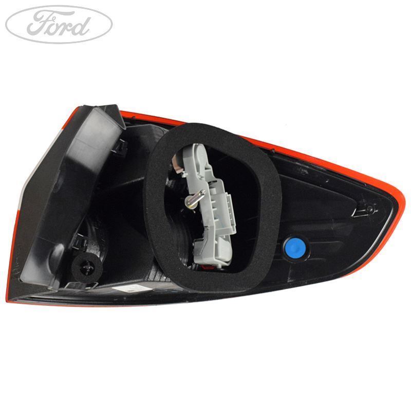 FIESTA MK8 PASSENGER SIDE REAR LIGHT LAMP UNIT 4 DOOR SALOON 05/2015-