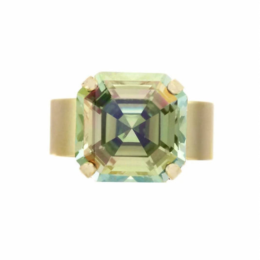 Women's Solitaire Ring In Green