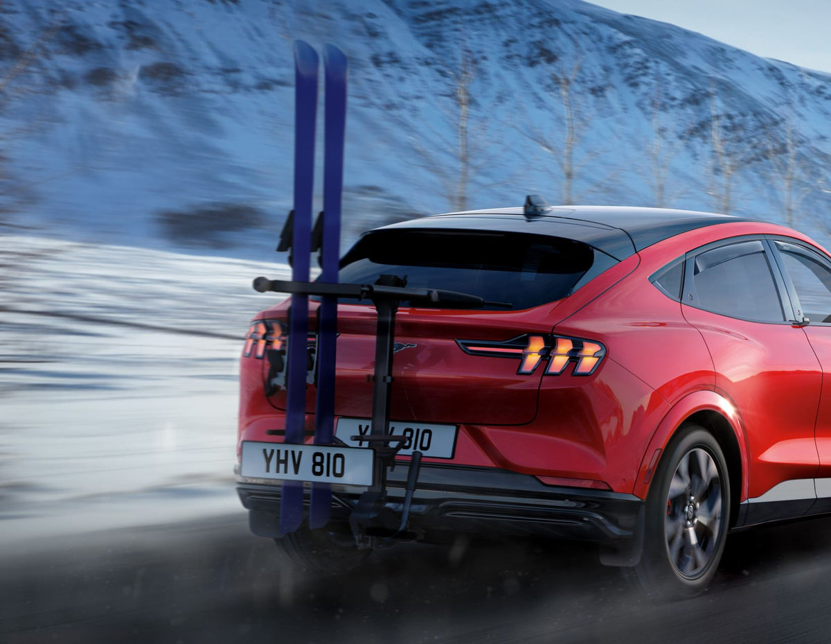 MOTTEZ* SKI & SNOWBOARD CARRIER TOW BAR MOUNTED