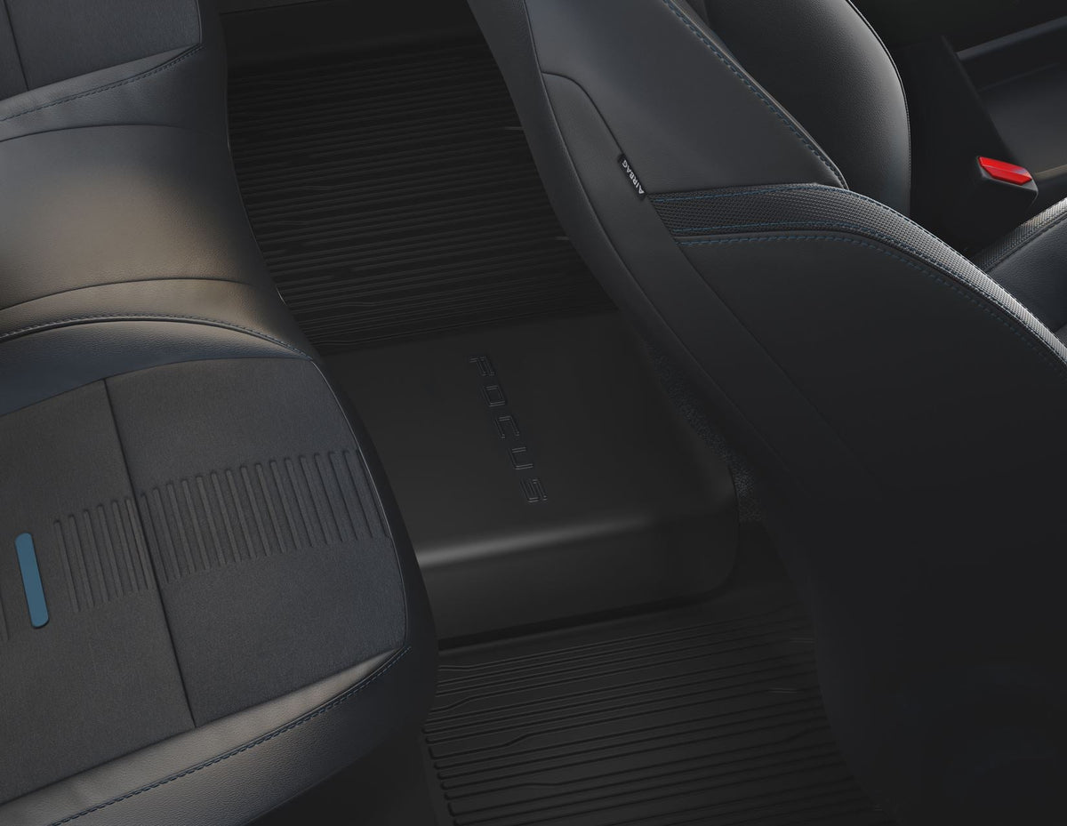 FOCUS REAR RUBBER FLOOR MATS ALL-WEATHER TRAY STYLE RAISED EDGES CONTOURED RAISED EDGES BLACK 2018-2025